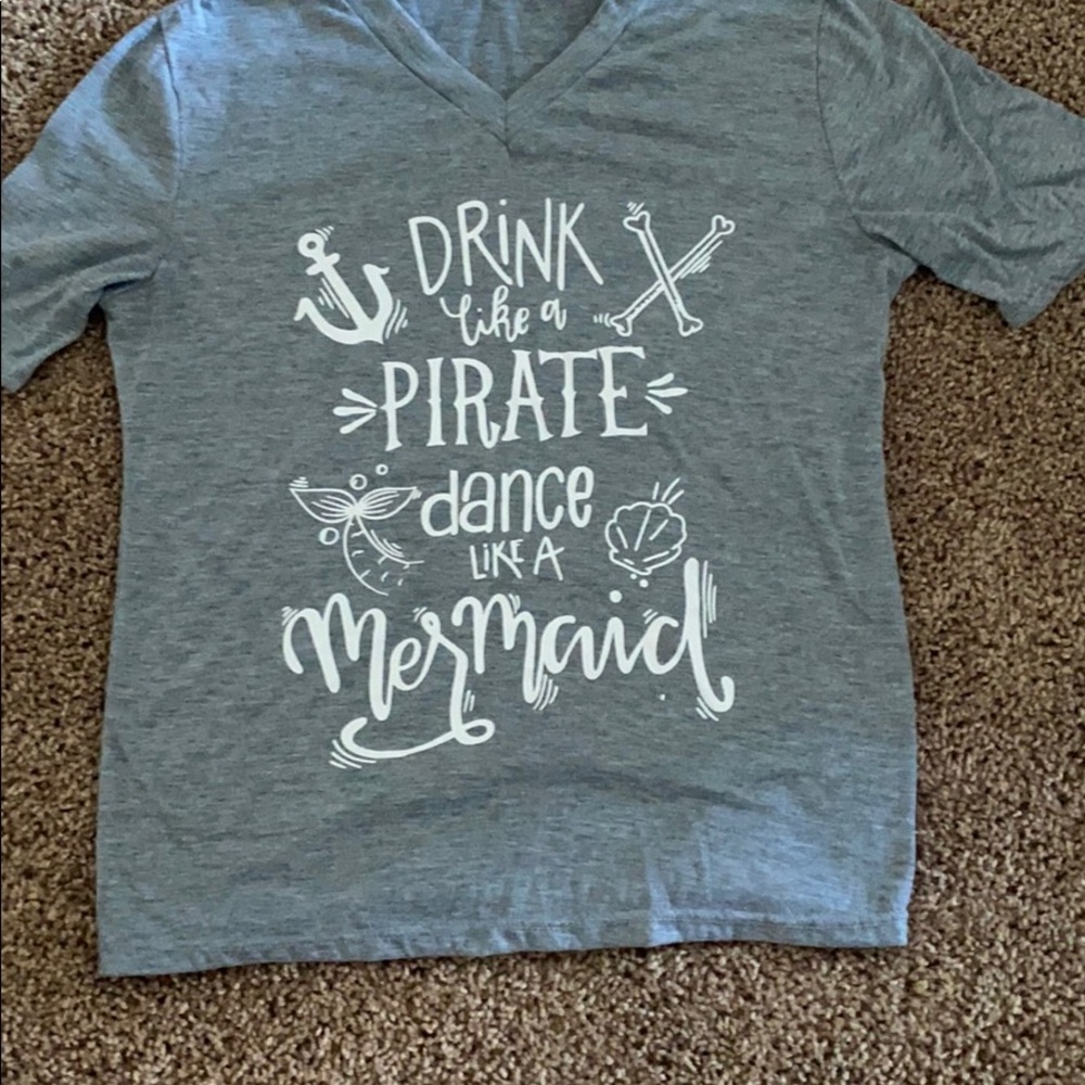 V-Neck (Beachy)